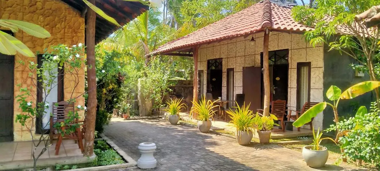 Maple Village By Travel Corners Negombo 2*,  Sri Lanka