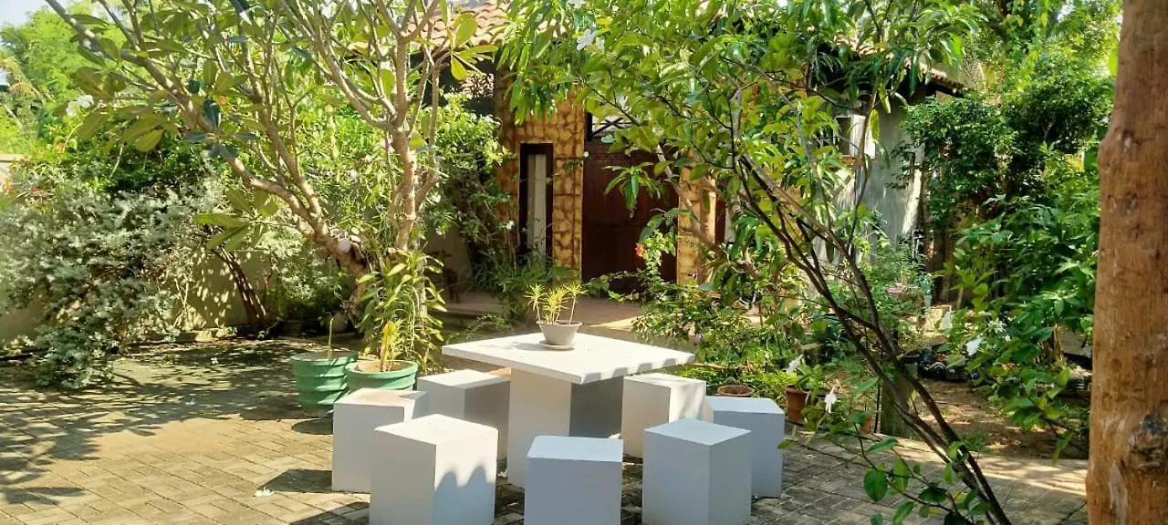 Maple Village By Travel Corners Negombo 2*,
